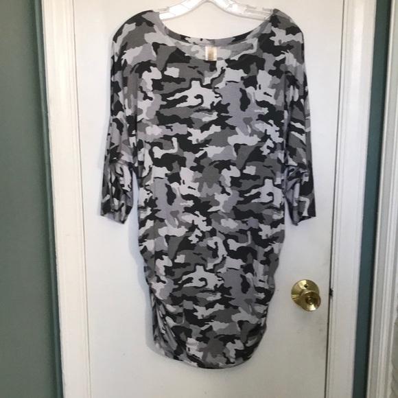 Retreat by Rhonda Shear Top Sz L Gray White Camo Soft w ruched sides Soft knit - Picture 1 of 10
